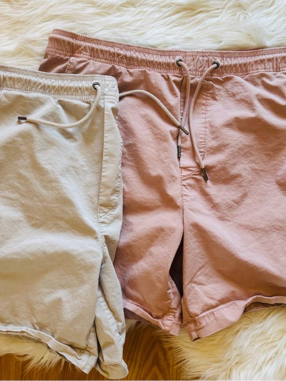 American Eagle Outfitters Men's Drawstring Shorts in Light Pink & Cream